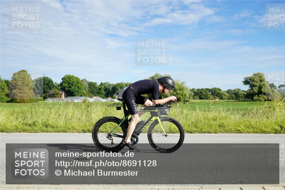 31.08.2025 - Elbe Triathlon Hamburg Michael Burmester http://msf.ph/oto/8691128 31.08.2025 09:54:45 Radfahren 521, 530, 587, 630, 805 meine-sportfotos.de