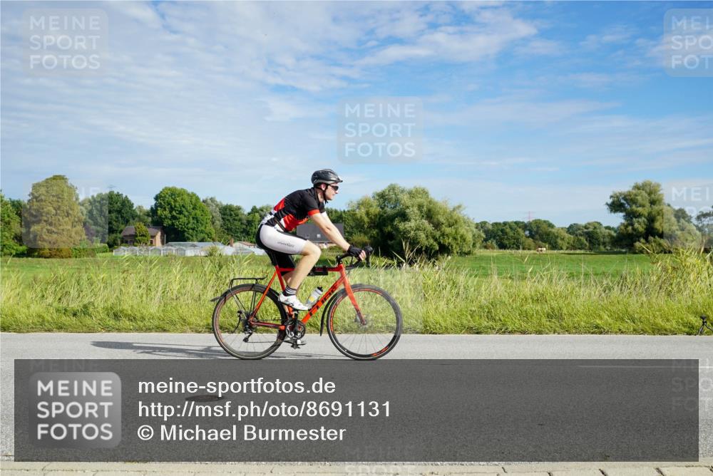 31.08.2025 - Elbe Triathlon Hamburg Michael Burmester http://msf.ph/oto/8691131 31.08.2025 09:54:49 Radfahren 449, 497, 521, 530, 587, 616, 630, 874 meine-sportfotos.de