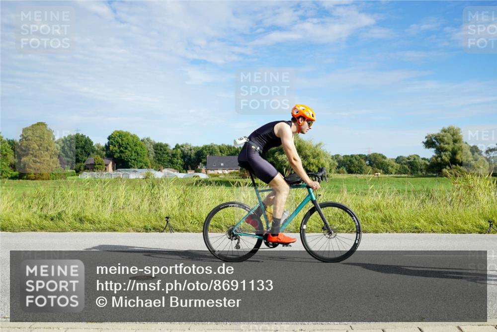 31.08.2025 - Elbe Triathlon Hamburg Michael Burmester http://msf.ph/oto/8691133 31.08.2025 09:54:53 Radfahren 449, 497, 616, 652, 874 meine-sportfotos.de