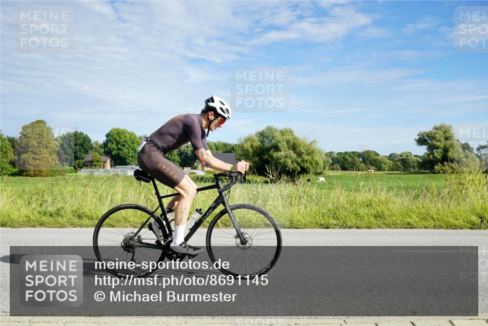 31.08.2025 - Elbe Triathlon Hamburg Michael Burmester http://msf.ph/oto/8691145 31.08.2025 09:55:07 Radfahren 459, 852 meine-sportfotos.de
