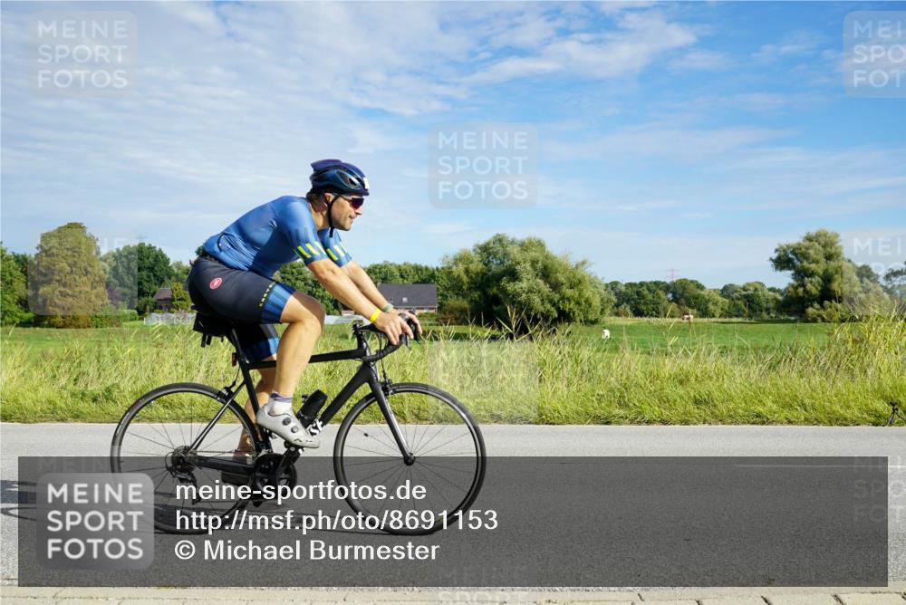 31.08.2025 - Elbe Triathlon Hamburg Michael Burmester http://msf.ph/oto/8691153 31.08.2025 09:55:21 Radfahren 418, 444, 701, 785 meine-sportfotos.de
