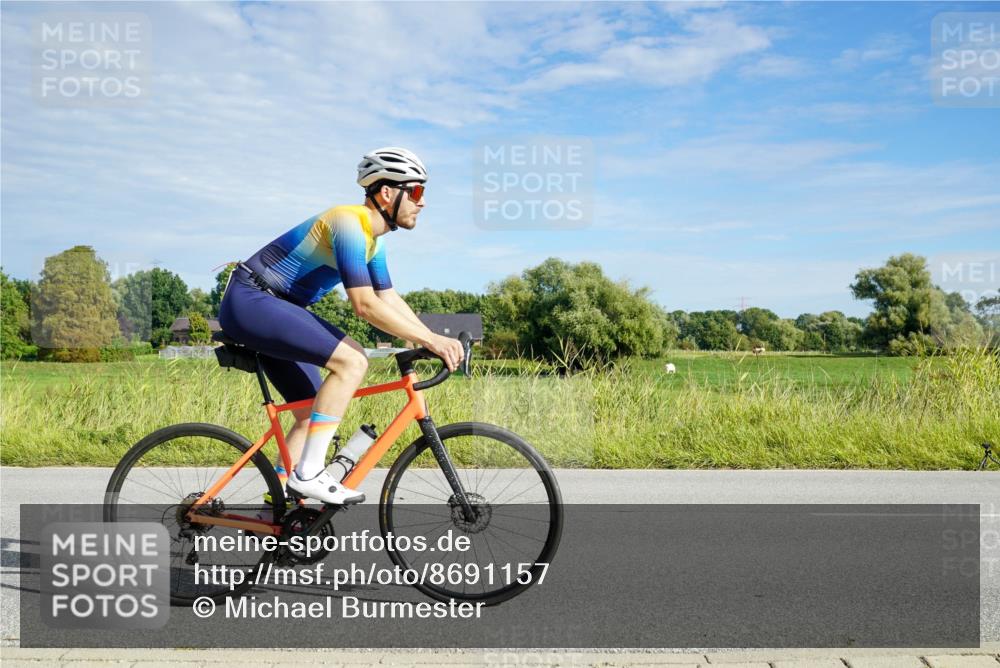 31.08.2025 - Elbe Triathlon Hamburg Michael Burmester http://msf.ph/oto/8691157 31.08.2025 09:55:25 Radfahren 418, 451, 701, 785 meine-sportfotos.de