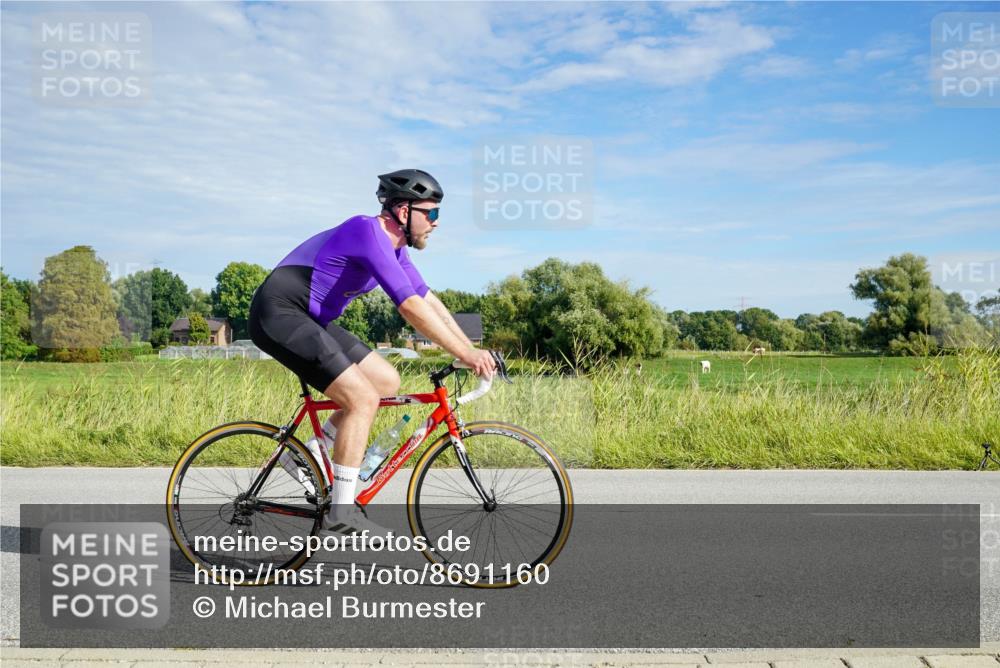 31.08.2025 - Elbe Triathlon Hamburg Michael Burmester http://msf.ph/oto/8691160 31.08.2025 09:55:32 Radfahren 371, 451, 462, 511, 576, 627, 797 meine-sportfotos.de