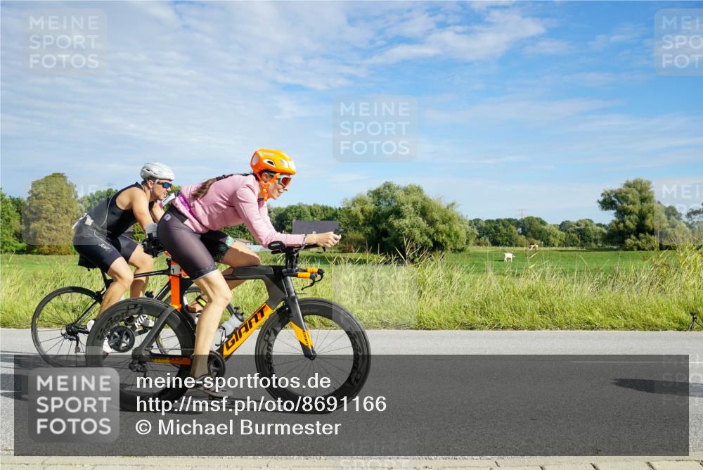 31.08.2025 - Elbe Triathlon Hamburg Michael Burmester http://msf.ph/oto/8691166 31.08.2025 09:55:36 Radfahren 371, 462, 511, 576, 627, 797 meine-sportfotos.de