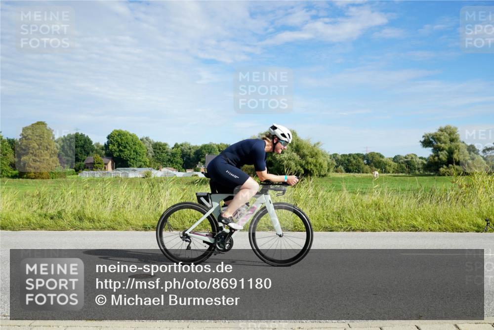 31.08.2025 - Elbe Triathlon Hamburg Michael Burmester http://msf.ph/oto/8691180 31.08.2025 09:55:56 Radfahren 289, 678, 829, 910 meine-sportfotos.de