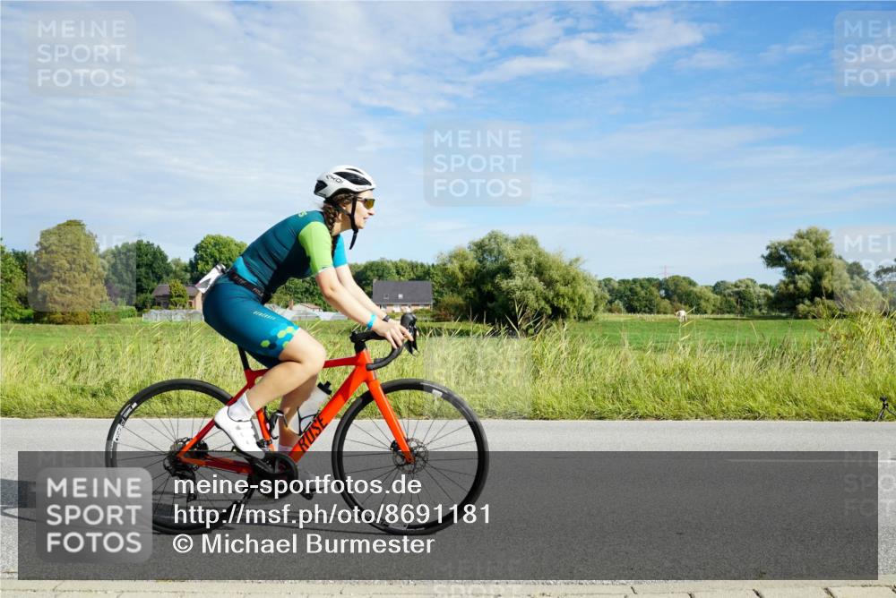 31.08.2025 - Elbe Triathlon Hamburg Michael Burmester http://msf.ph/oto/8691181 31.08.2025 09:55:56 Radfahren 289, 678, 829, 910 meine-sportfotos.de