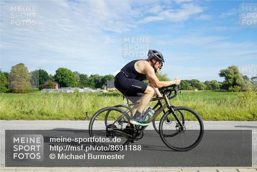 31.08.2025 - Elbe Triathlon Hamburg Michael Burmester http://msf.ph/oto/8691188 31.08.2025 09:56:04 Radfahren 255, 445, 499, 522, 523, 536, 601, 678, 692, 829, 830, 853 meine-sportfotos.de