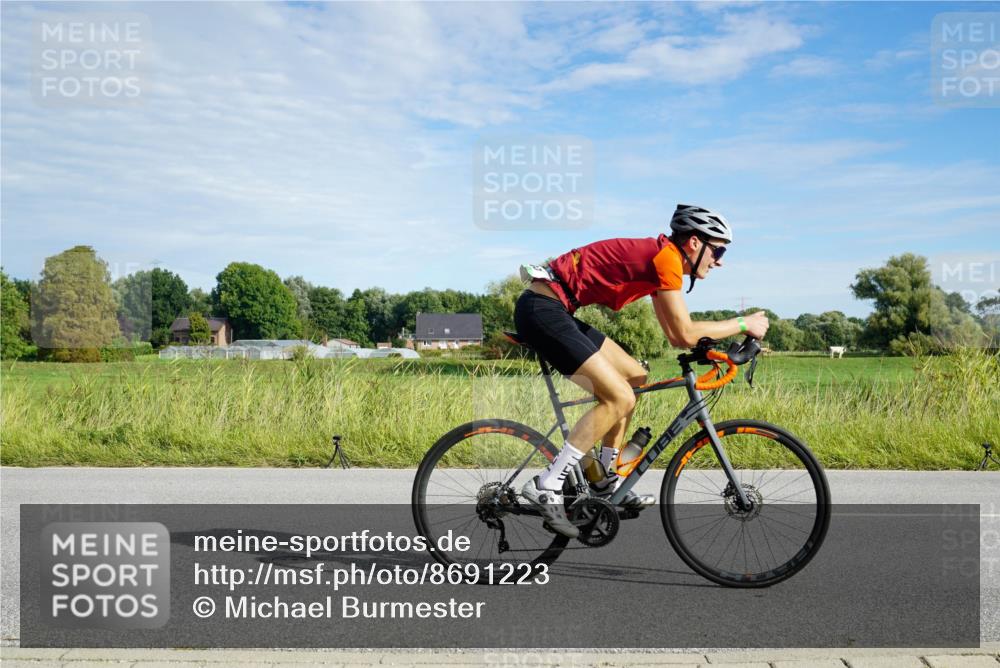 31.08.2025 - Elbe Triathlon Hamburg Michael Burmester http://msf.ph/oto/8691223 31.08.2025 09:56:32 Radfahren 395, 673, 748, 848, 886, 929 meine-sportfotos.de