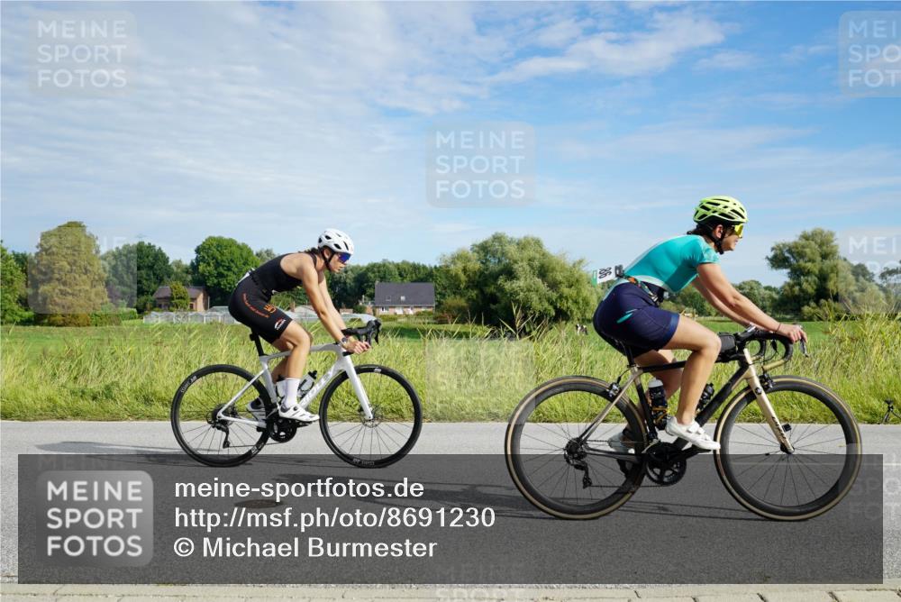 31.08.2025 - Elbe Triathlon Hamburg Michael Burmester http://msf.ph/oto/8691230 31.08.2025 09:56:35 Radfahren 395, 673, 748, 848, 886, 893, 929 meine-sportfotos.de