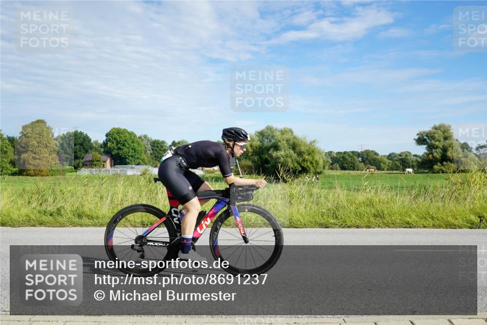 31.08.2025 - Elbe Triathlon Hamburg Michael Burmester http://msf.ph/oto/8691237 31.08.2025 09:56:44 Radfahren 602, 711, 715, 815, 893 meine-sportfotos.de