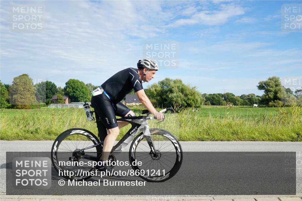 31.08.2025 - Elbe Triathlon Hamburg Michael Burmester http://msf.ph/oto/8691241 31.08.2025 09:56:48 Radfahren 417, 477, 602, 680, 711, 715 meine-sportfotos.de