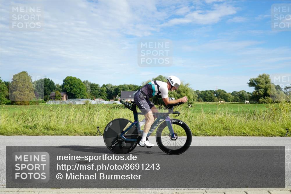 31.08.2025 - Elbe Triathlon Hamburg Michael Burmester http://msf.ph/oto/8691243 31.08.2025 09:56:53 Radfahren 417, 477, 546, 680, 758 meine-sportfotos.de