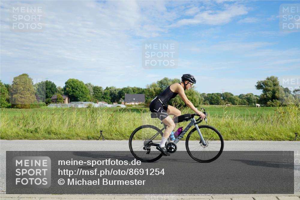 31.08.2025 - Elbe Triathlon Hamburg Michael Burmester http://msf.ph/oto/8691254 31.08.2025 09:57:20 Radfahren 490, 629, 648, 665, 851, 882, 887 meine-sportfotos.de