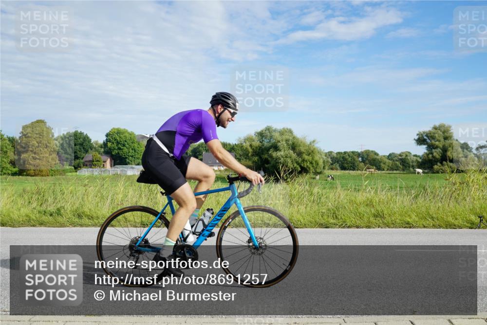 31.08.2025 - Elbe Triathlon Hamburg Michael Burmester http://msf.ph/oto/8691257 31.08.2025 09:57:22 Radfahren 490, 648, 665, 722, 851, 887 meine-sportfotos.de