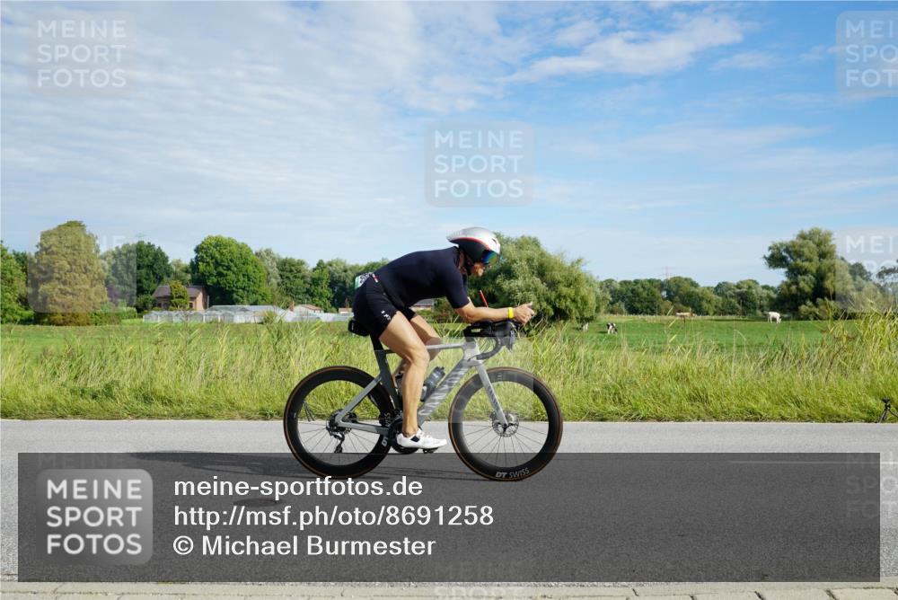 31.08.2025 - Elbe Triathlon Hamburg Michael Burmester http://msf.ph/oto/8691258 31.08.2025 09:57:24 Radfahren 490, 648, 665, 722, 813, 851, 887 meine-sportfotos.de