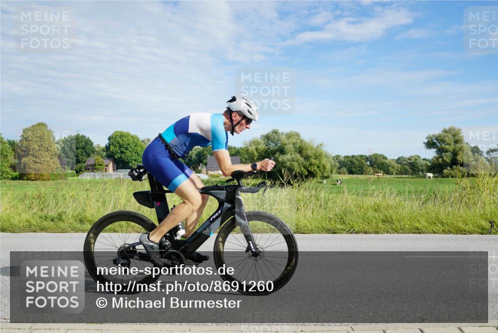 31.08.2025 - Elbe Triathlon Hamburg Michael Burmester http://msf.ph/oto/8691260 31.08.2025 09:57:28 Radfahren 648, 665, 722, 813 meine-sportfotos.de