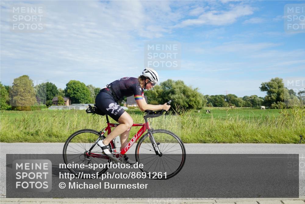 31.08.2025 - Elbe Triathlon Hamburg Michael Burmester http://msf.ph/oto/8691261 31.08.2025 09:57:30 Radfahren 722, 813 meine-sportfotos.de