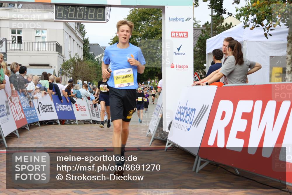 31.08.2025 - 21. Blankeneser Heldenlauf Strokosch-Dieckow http://msf.ph/oto/8691270 31.08.2025 10:31:01 Ziel 2594, 2376, 2209, 2136, 2600, 2206, 2018 meine-sportfotos.de