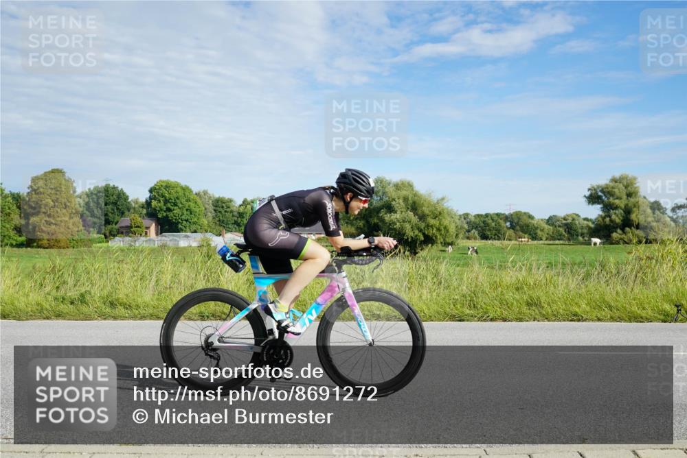 31.08.2025 - Elbe Triathlon Hamburg Michael Burmester http://msf.ph/oto/8691272 31.08.2025 09:57:40 Radfahren 302, 821, 884 meine-sportfotos.de