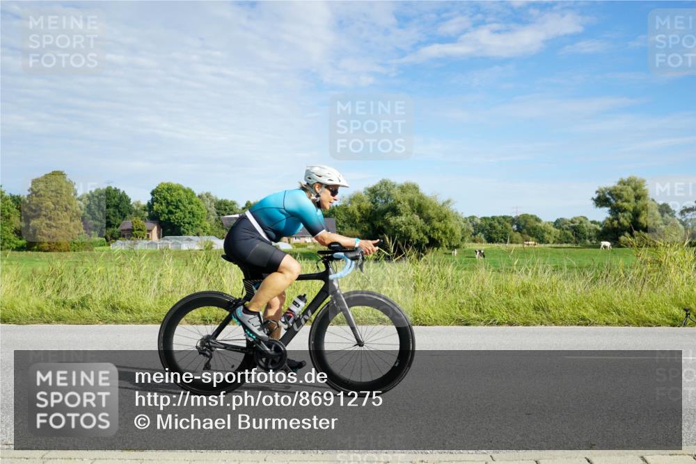31.08.2025 - Elbe Triathlon Hamburg Michael Burmester http://msf.ph/oto/8691275 31.08.2025 09:57:46 Radfahren 302, 679, 821 meine-sportfotos.de