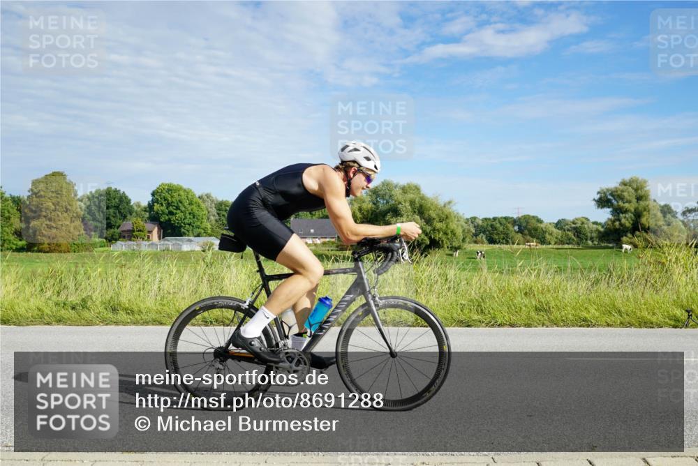 31.08.2025 - Elbe Triathlon Hamburg Michael Burmester http://msf.ph/oto/8691288 31.08.2025 09:57:56 Radfahren 414, 486, 646, 679, 916 meine-sportfotos.de