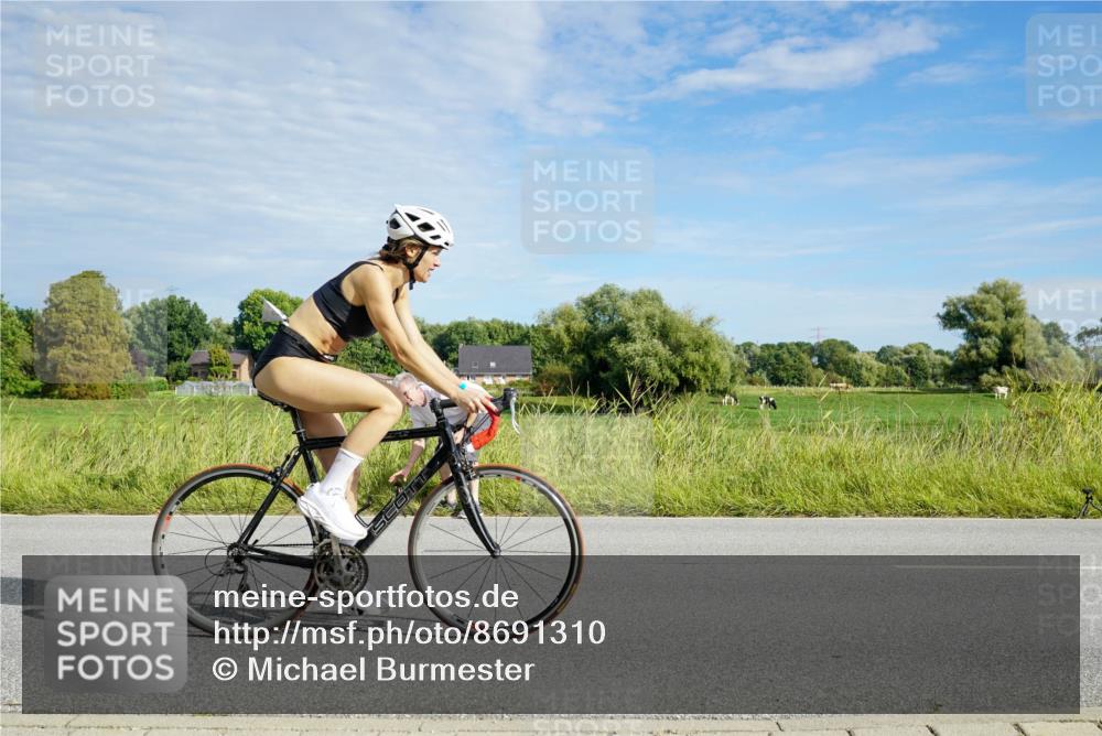 31.08.2025 - Elbe Triathlon Hamburg Michael Burmester http://msf.ph/oto/8691310 31.08.2025 09:58:13 Radfahren 779, 833, 877 meine-sportfotos.de