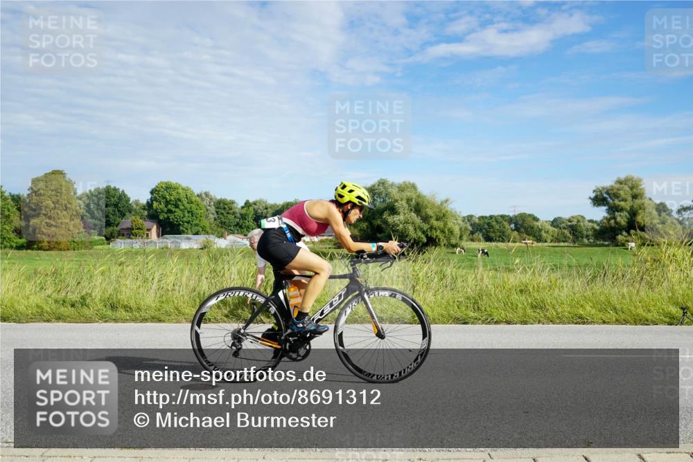31.08.2025 - Elbe Triathlon Hamburg Michael Burmester http://msf.ph/oto/8691312 31.08.2025 09:58:16 Radfahren 833, 866, 877 meine-sportfotos.de