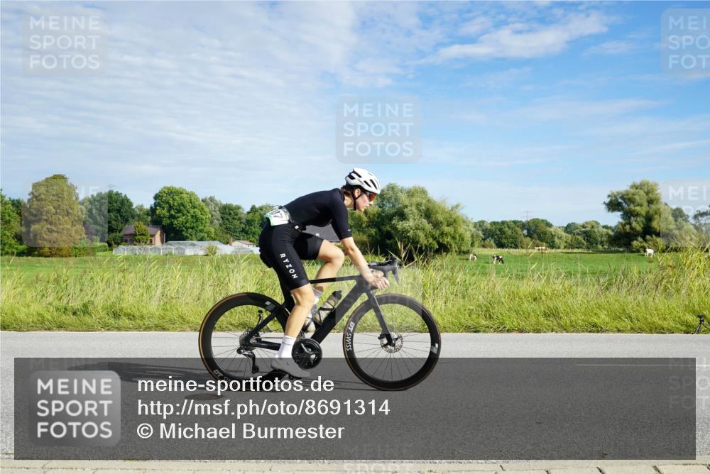 31.08.2025 - Elbe Triathlon Hamburg Michael Burmester http://msf.ph/oto/8691314 31.08.2025 09:58:24 Radfahren 519, 623, 709, 837, 866, 913 meine-sportfotos.de