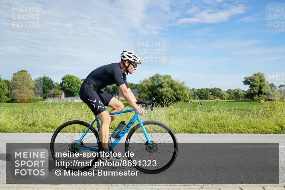 31.08.2025 - Elbe Triathlon Hamburg Michael Burmester http://msf.ph/oto/8691323 31.08.2025 09:58:36 Radfahren 406, 567, 579, 615, 643, 770 meine-sportfotos.de