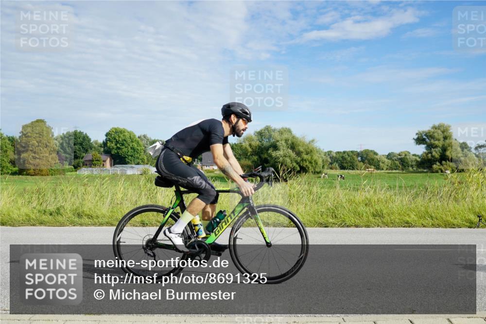 31.08.2025 - Elbe Triathlon Hamburg Michael Burmester http://msf.ph/oto/8691325 31.08.2025 09:58:36 Radfahren 406, 567, 579, 615, 643, 770 meine-sportfotos.de