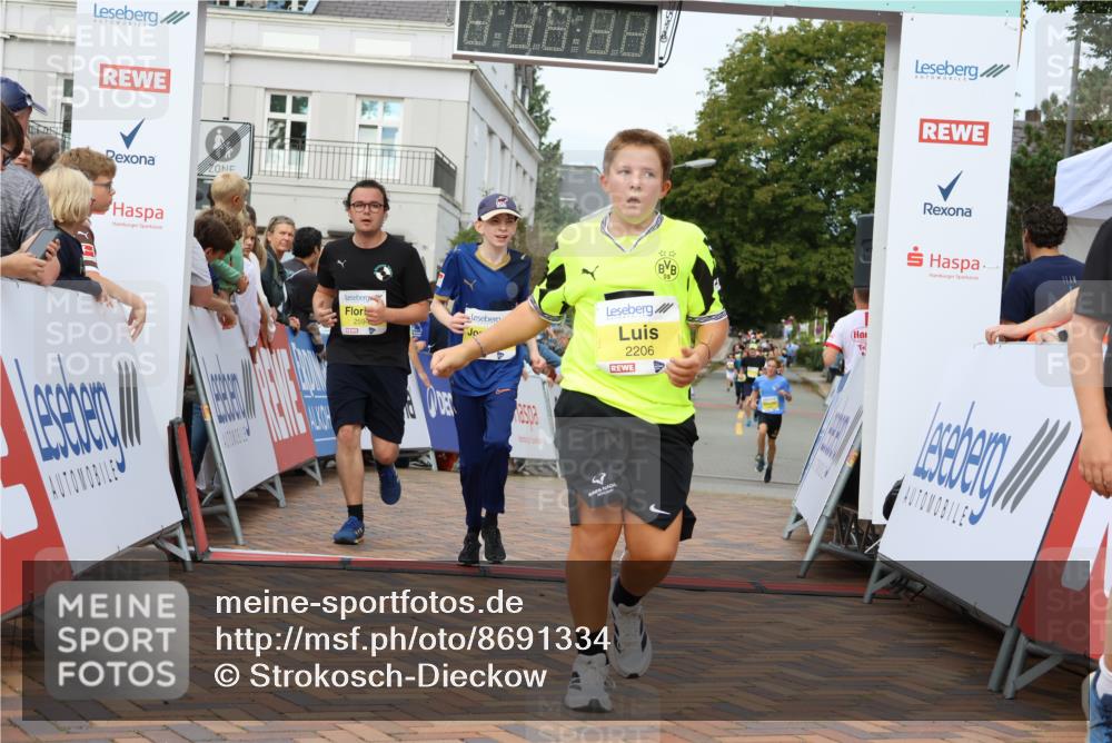 31.08.2025 - 21. Blankeneser Heldenlauf Strokosch-Dieckow http://msf.ph/oto/8691334 31.08.2025 10:30:55 Ziel 2594, 2376, 2136, 2168, 2600, 2206, 2309, 2310 meine-sportfotos.de