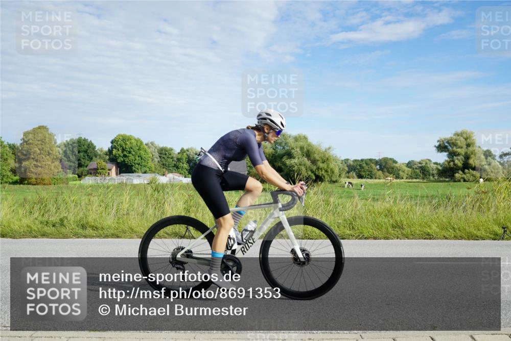 31.08.2025 - Elbe Triathlon Hamburg Michael Burmester http://msf.ph/oto/8691353 31.08.2025 09:59:29 Radfahren 694, 773, 864, 881, 923, 928 meine-sportfotos.de