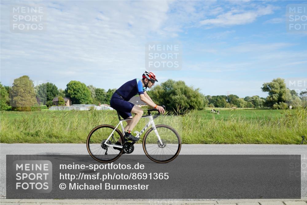 31.08.2025 - Elbe Triathlon Hamburg Michael Burmester http://msf.ph/oto/8691365 31.08.2025 09:59:39 Radfahren 438, 489, 607, 610, 617, 622, 681, 864 meine-sportfotos.de
