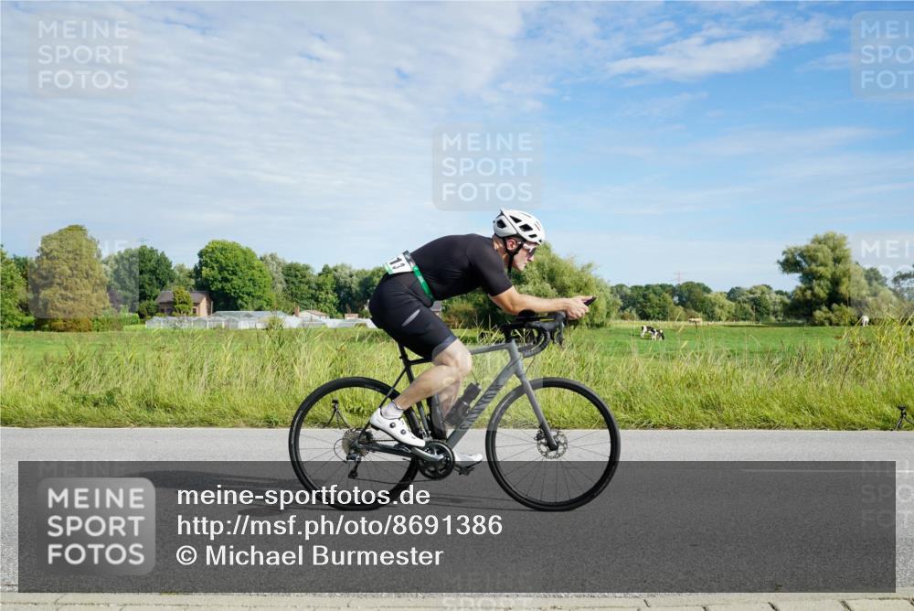 31.08.2025 - Elbe Triathlon Hamburg Michael Burmester http://msf.ph/oto/8691386 31.08.2025 10:00:12 Radfahren 409, 463, 487, 563, 566, 613, 908, 919 meine-sportfotos.de