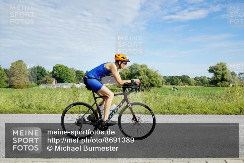 31.08.2025 - Elbe Triathlon Hamburg Michael Burmester http://msf.ph/oto/8691389 31.08.2025 10:00:17 Radfahren 563, 655, 729, 908, 919 meine-sportfotos.de