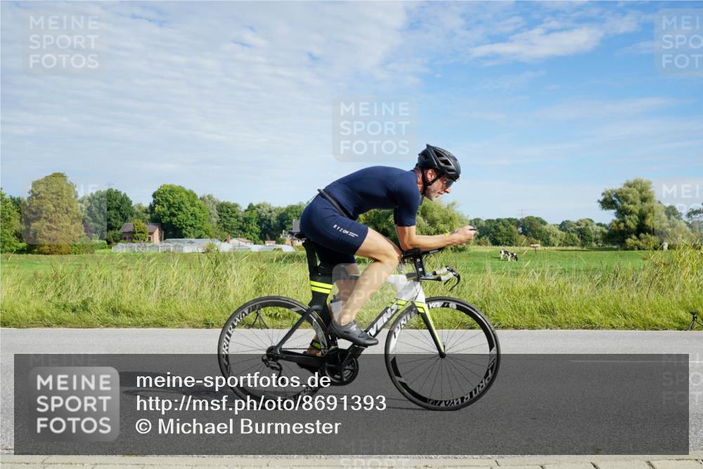 31.08.2025 - Elbe Triathlon Hamburg Michael Burmester http://msf.ph/oto/8691393 31.08.2025 10:00:22 Radfahren 589, 655, 729 meine-sportfotos.de