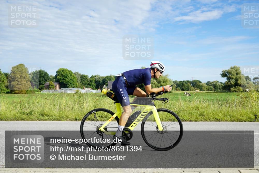 31.08.2025 - Elbe Triathlon Hamburg Michael Burmester http://msf.ph/oto/8691394 31.08.2025 10:00:27 Radfahren 526, 589, 717, 759 meine-sportfotos.de