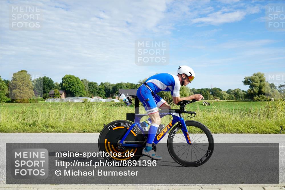 31.08.2025 - Elbe Triathlon Hamburg Michael Burmester http://msf.ph/oto/8691396 31.08.2025 10:00:30 Radfahren 526, 589, 717, 759 meine-sportfotos.de