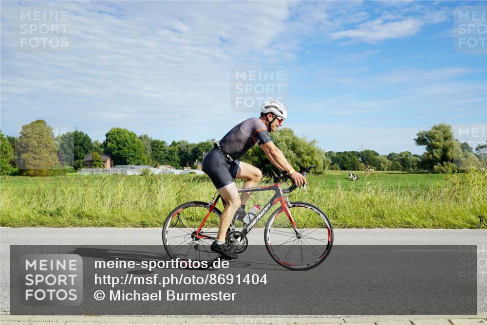 31.08.2025 - Elbe Triathlon Hamburg Michael Burmester http://msf.ph/oto/8691404 31.08.2025 10:00:44 Radfahren 420, 461, 564, 635, 707, 731, 868, 869, 896 meine-sportfotos.de