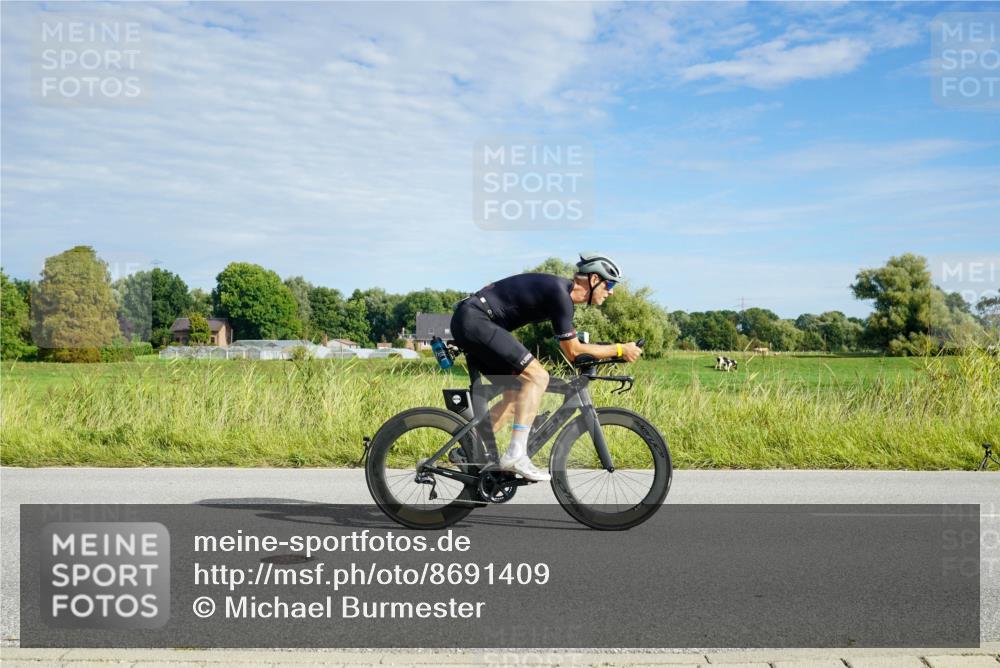 31.08.2025 - Elbe Triathlon Hamburg Michael Burmester http://msf.ph/oto/8691409 31.08.2025 10:00:47 Radfahren 420, 461, 564, 635, 707, 731, 868, 869, 896, 906 meine-sportfotos.de