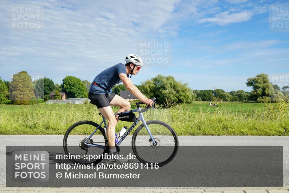 31.08.2025 - Elbe Triathlon Hamburg Michael Burmester http://msf.ph/oto/8691416 31.08.2025 10:00:59 Radfahren 427, 825 meine-sportfotos.de