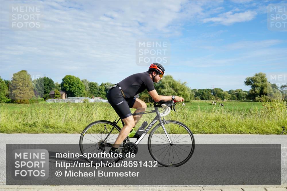 31.08.2025 - Elbe Triathlon Hamburg Michael Burmester http://msf.ph/oto/8691432 31.08.2025 10:01:39 Radfahren 531, 723, 820, 911 meine-sportfotos.de