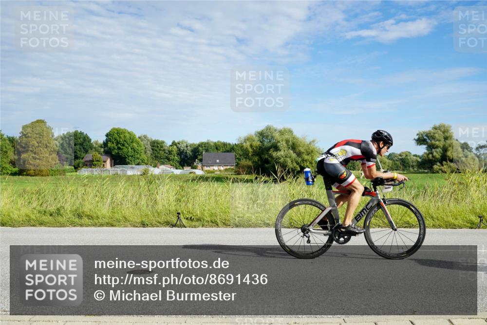 31.08.2025 - Elbe Triathlon Hamburg Michael Burmester http://msf.ph/oto/8691436 31.08.2025 10:01:44 Radfahren 636, 723, 820, 911 meine-sportfotos.de