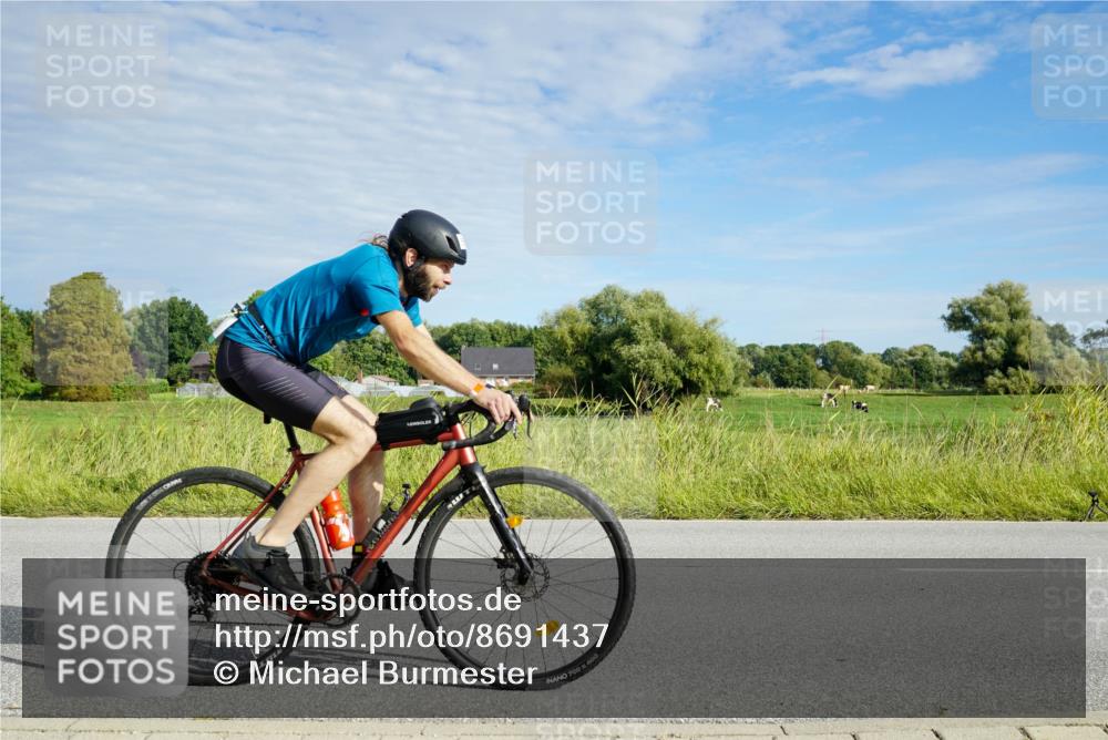 31.08.2025 - Elbe Triathlon Hamburg Michael Burmester http://msf.ph/oto/8691437 31.08.2025 10:01:49 Radfahren 393, 636, 750 meine-sportfotos.de