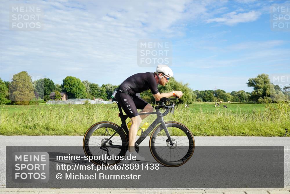 31.08.2025 - Elbe Triathlon Hamburg Michael Burmester http://msf.ph/oto/8691438 31.08.2025 10:01:51 Radfahren 393, 636, 750 meine-sportfotos.de