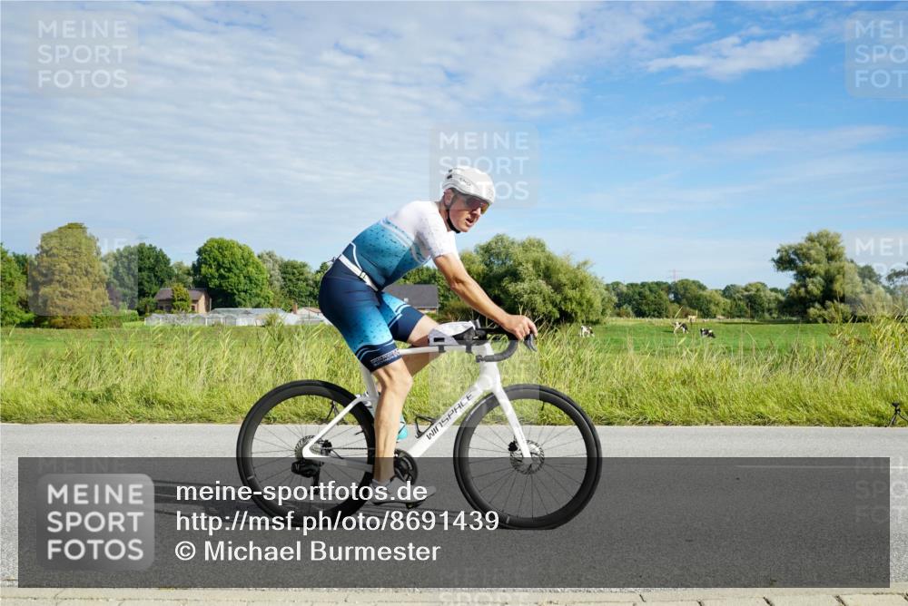 31.08.2025 - Elbe Triathlon Hamburg Michael Burmester http://msf.ph/oto/8691439 31.08.2025 10:01:52 Radfahren 393, 636, 750 meine-sportfotos.de
