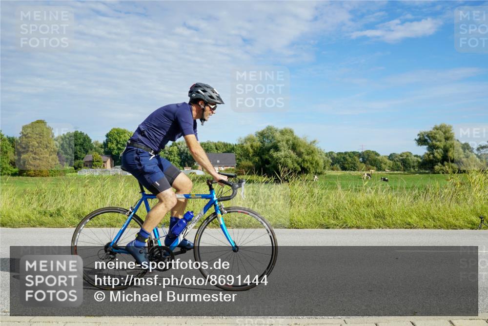 31.08.2025 - Elbe Triathlon Hamburg Michael Burmester http://msf.ph/oto/8691444 31.08.2025 10:02:04 Radfahren 394, 634, 656, 660, 684, 859 meine-sportfotos.de