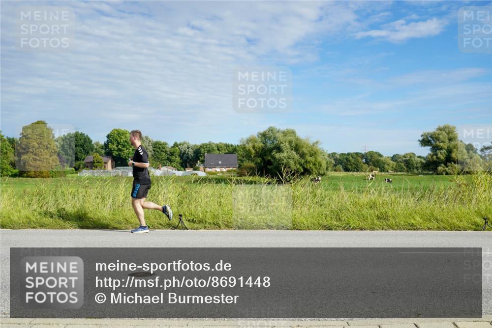 31.08.2025 - Elbe Triathlon Hamburg Michael Burmester http://msf.ph/oto/8691448 31.08.2025 10:02:12 Radfahren 394, 569, 570, 660, 838, 909 meine-sportfotos.de