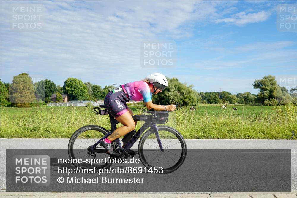 31.08.2025 - Elbe Triathlon Hamburg Michael Burmester http://msf.ph/oto/8691453 31.08.2025 10:02:17 Radfahren 569, 570, 808, 838, 909 meine-sportfotos.de