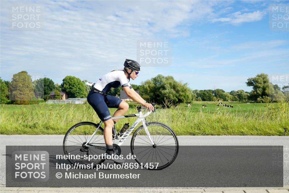 31.08.2025 - Elbe Triathlon Hamburg Michael Burmester http://msf.ph/oto/8691457 31.08.2025 10:02:33 Radfahren 421, 754, 930 meine-sportfotos.de